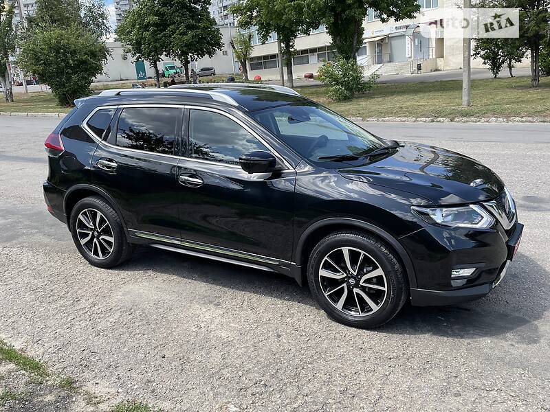 Внедорожник / Кроссовер Nissan Rogue 2019 в Полтаве