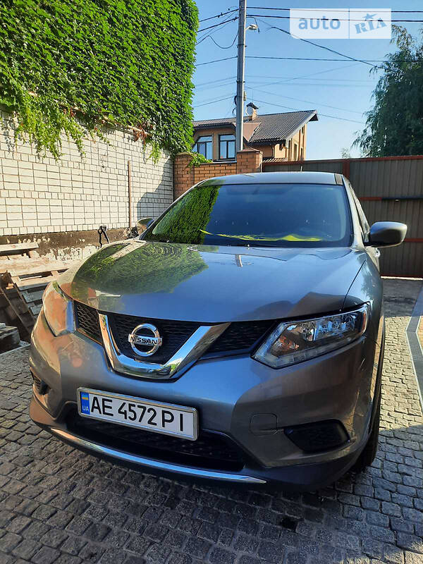 Внедорожник / Кроссовер Nissan Rogue 2016 в Днепре