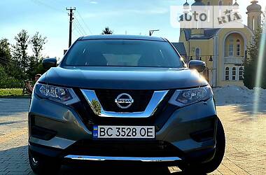 Внедорожник / Кроссовер Nissan Rogue 2017 в Львове