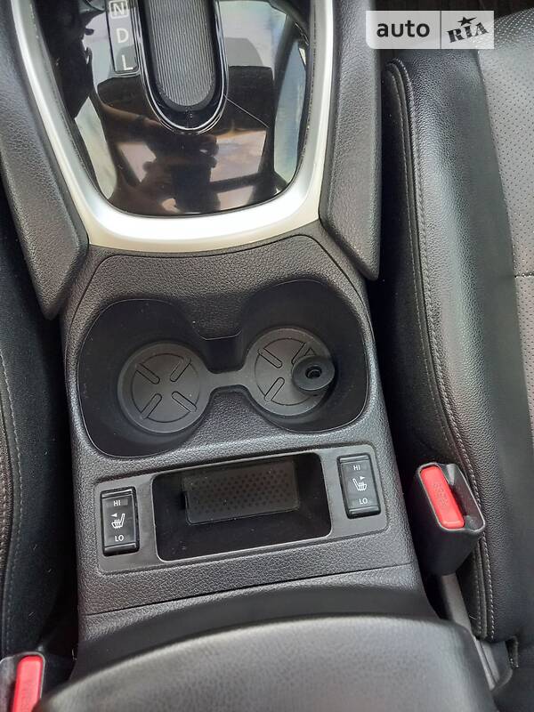 Позашляховик / Кросовер Nissan Rogue 2015 в Тернополі