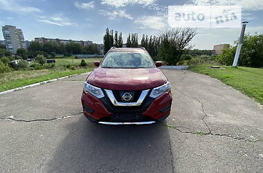 Внедорожник / Кроссовер Nissan Rogue 2017 в Ровно