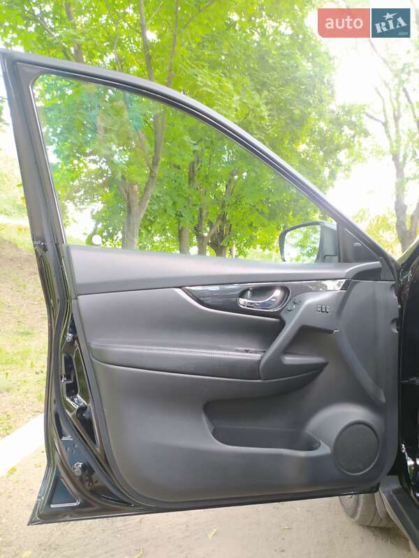 Внедорожник / Кроссовер Nissan Rogue 2018 в Кропивницком