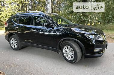 Внедорожник / Кроссовер Nissan Rogue 2016 в 