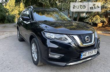 Внедорожник / Кроссовер Nissan Rogue 2016 в 