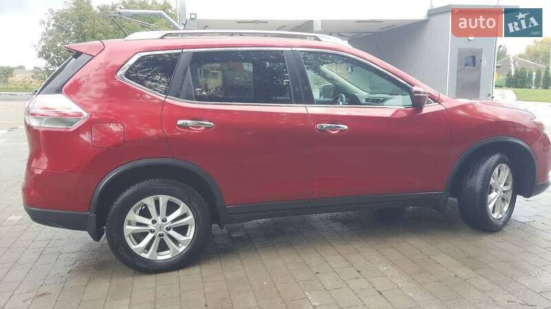 Позашляховик / Кросовер Nissan Rogue 2014 в Бучачі