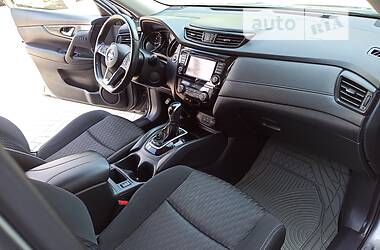 Позашляховик / Кросовер Nissan Rogue 2017 в 