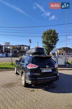 Внедорожник / Кроссовер Nissan Rogue 2016 в Киеве