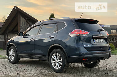 Позашляховик / Кросовер Nissan Rogue 2016 в Косові