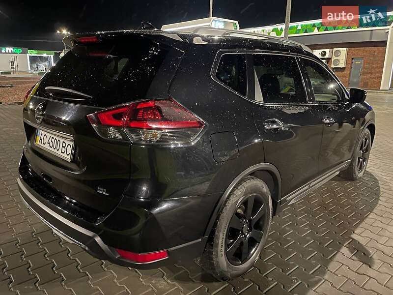 Позашляховик / Кросовер Nissan Rogue 2017 в Луцьку