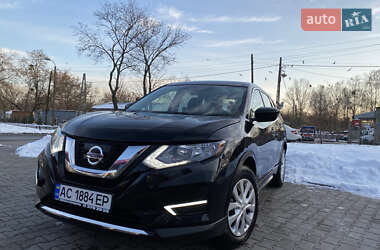 Внедорожник / Кроссовер Nissan Rogue 2017 в 