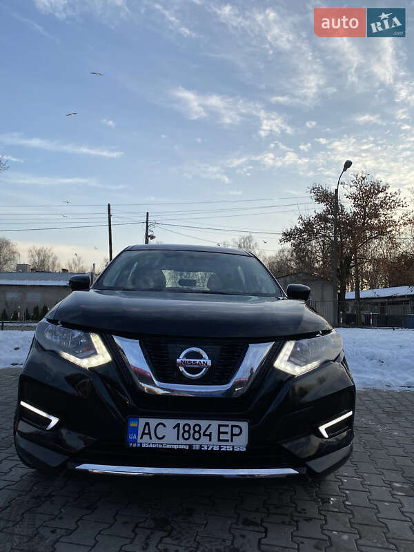 Внедорожник / Кроссовер Nissan Rogue 2017 в Луцке