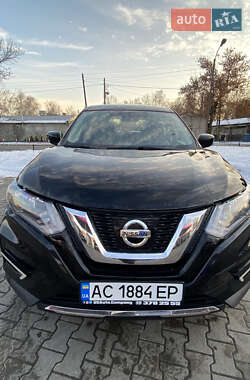 Внедорожник / Кроссовер Nissan Rogue 2017 в 