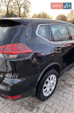 Внедорожник / Кроссовер Nissan Rogue 2017 в 