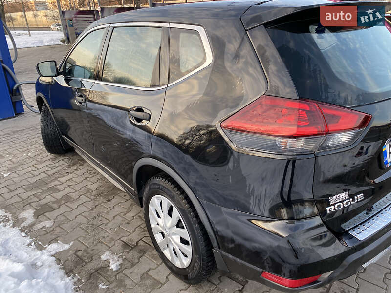 Внедорожник / Кроссовер Nissan Rogue 2017 в Луцке