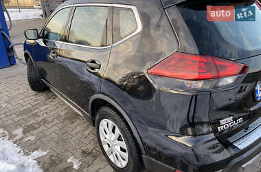 Внедорожник / Кроссовер Nissan Rogue 2017 в 
