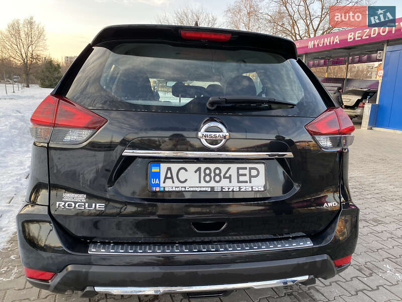 Внедорожник / Кроссовер Nissan Rogue 2017 в Луцке