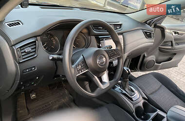 Внедорожник / Кроссовер Nissan Rogue 2017 в 