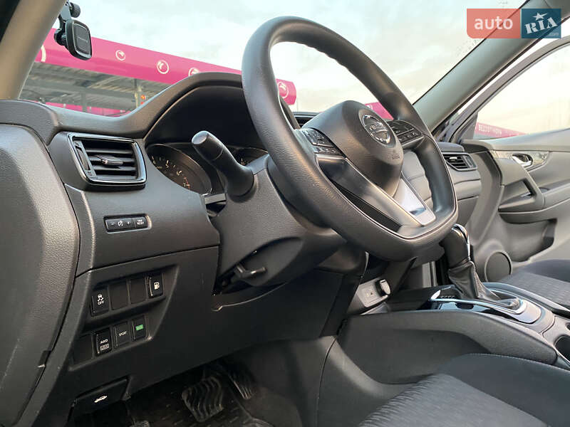Внедорожник / Кроссовер Nissan Rogue 2017 в Луцке