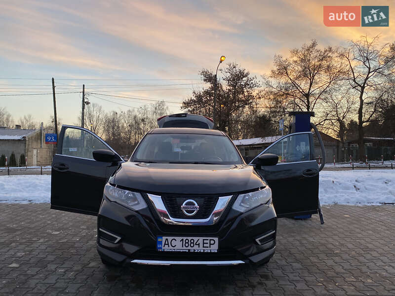 Внедорожник / Кроссовер Nissan Rogue 2017 в Луцке