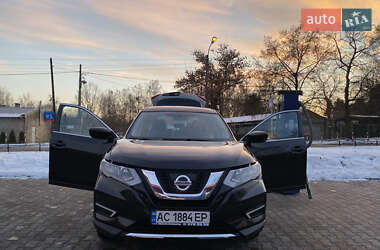 Внедорожник / Кроссовер Nissan Rogue 2017 в 