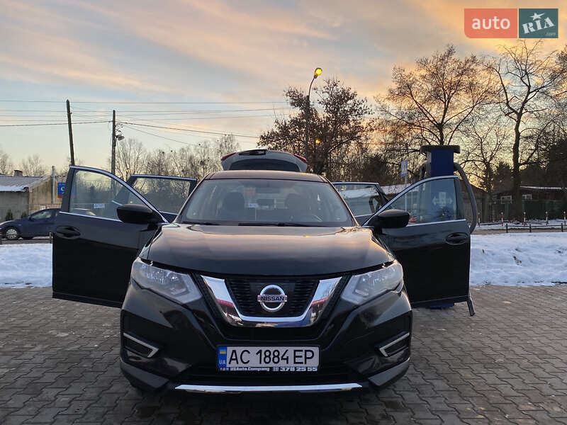 Внедорожник / Кроссовер Nissan Rogue 2017 в Луцке