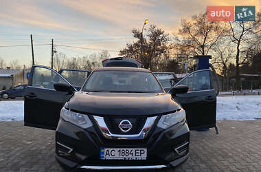 Внедорожник / Кроссовер Nissan Rogue 2017 в 