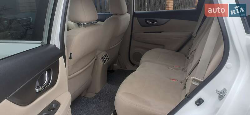 Внедорожник / Кроссовер Nissan Rogue 2015 в Киеве