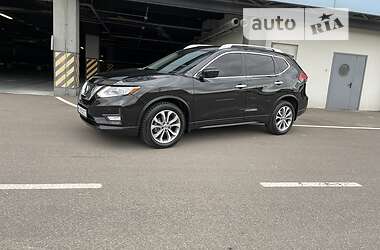 Внедорожник / Кроссовер Nissan Rogue 2017 в Киеве