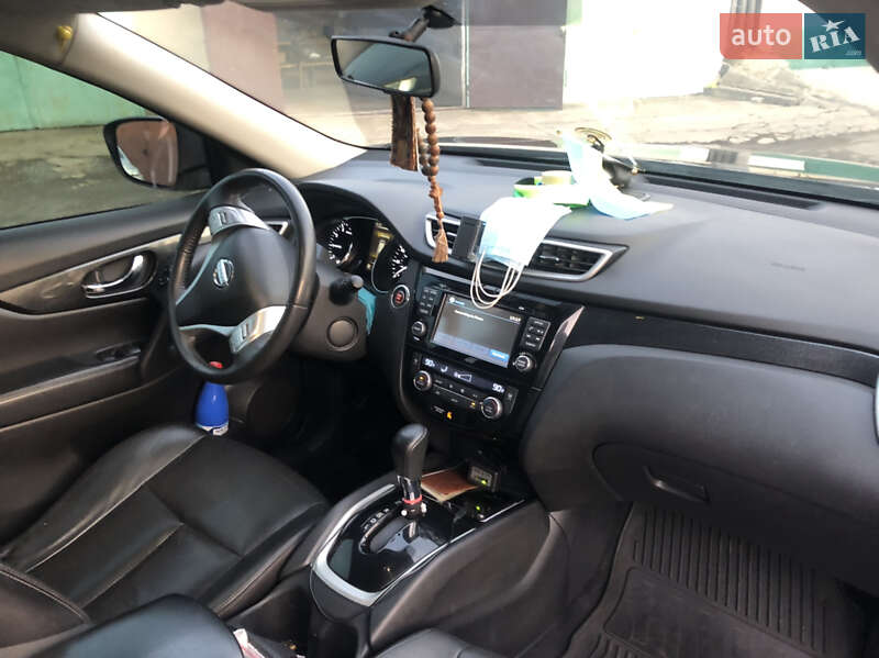 Позашляховик / Кросовер Nissan Rogue 2013 в Окнах