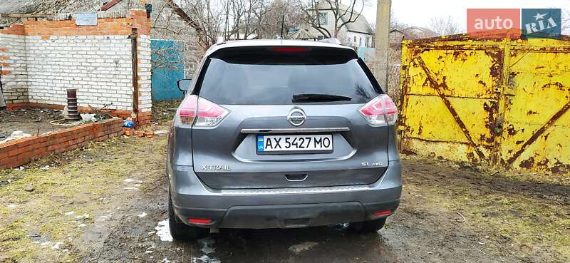 Позашляховик / Кросовер Nissan Rogue 2015 в Зміїві