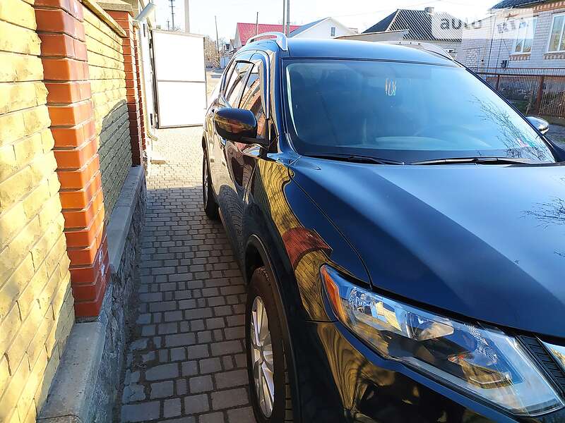 Внедорожник / Кроссовер Nissan Rogue 2017 в Светловодске