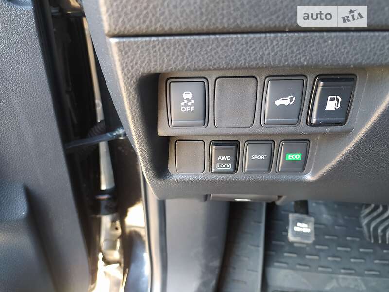 Внедорожник / Кроссовер Nissan Rogue 2017 в Светловодске