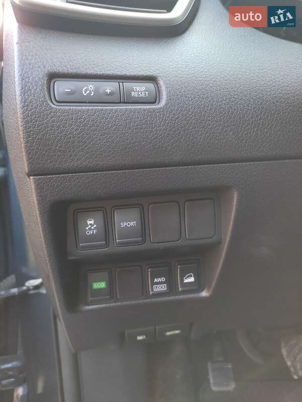 Внедорожник / Кроссовер Nissan Rogue 2015 в Львове