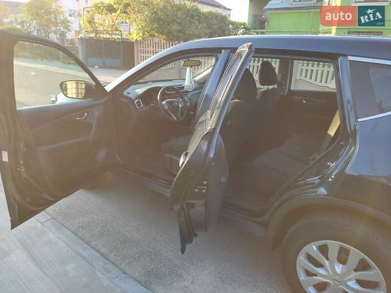 Внедорожник / Кроссовер Nissan Rogue 2015 в Львове