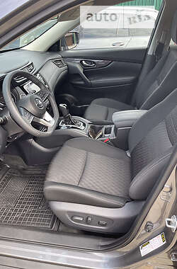 Внедорожник / Кроссовер Nissan Rogue 2019 в 