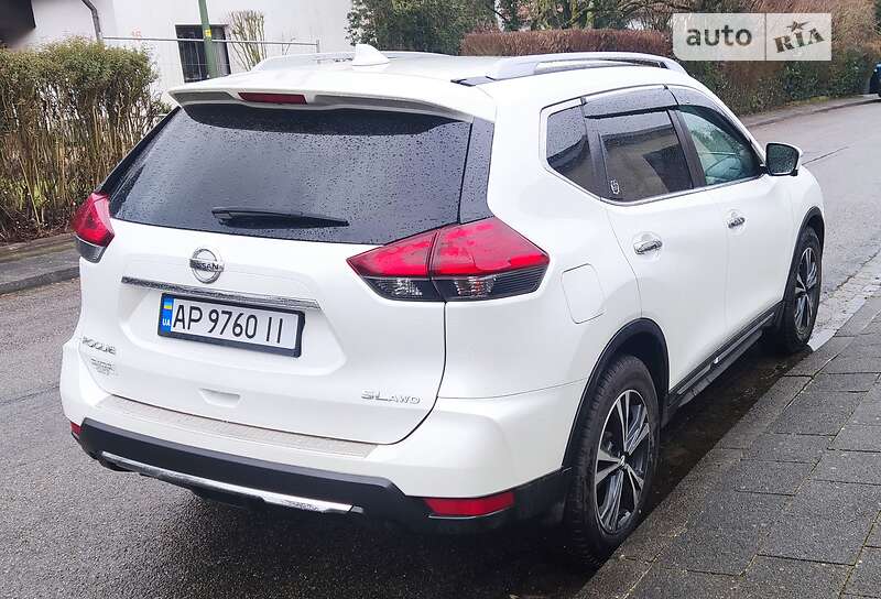 Позашляховик / Кросовер Nissan Rogue 2016 в Львові