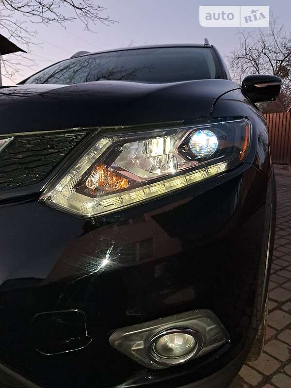 Внедорожник / Кроссовер Nissan Rogue 2015 в Львове