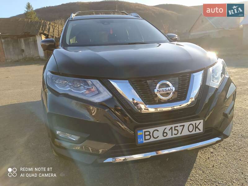 Внедорожник / Кроссовер Nissan Rogue 2017 в Золочеве