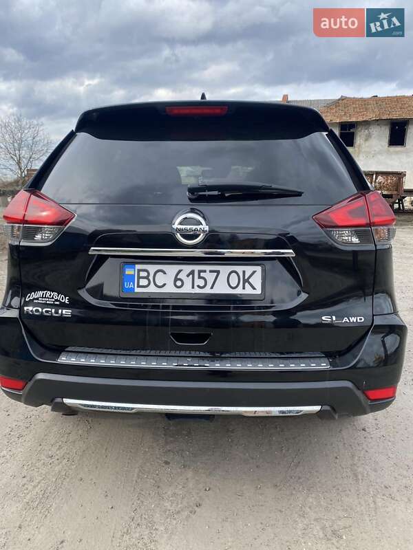 Внедорожник / Кроссовер Nissan Rogue 2017 в Золочеве