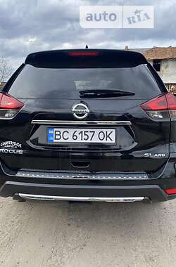 Позашляховик / Кросовер Nissan Rogue 2017 в Золочеві