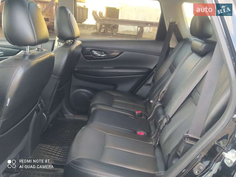 Внедорожник / Кроссовер Nissan Rogue 2017 в Золочеве