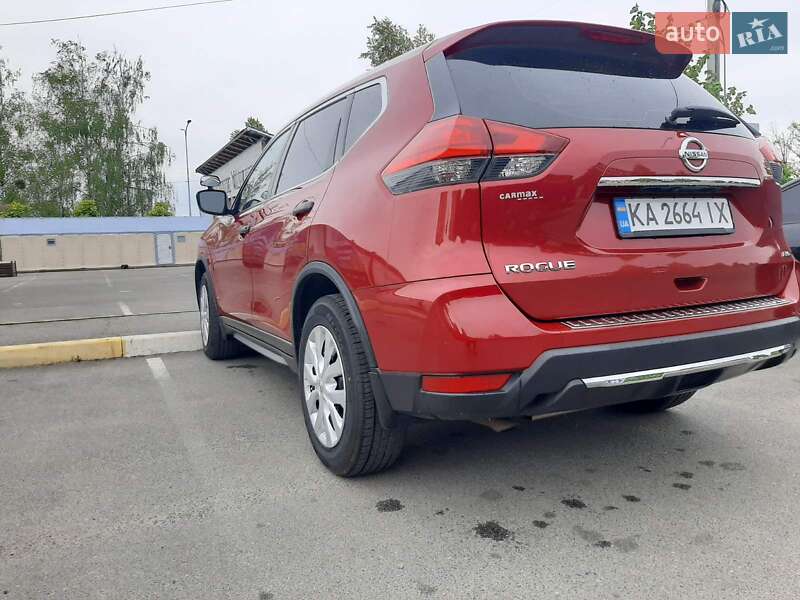 Позашляховик / Кросовер Nissan Rogue 2016 в Бучі