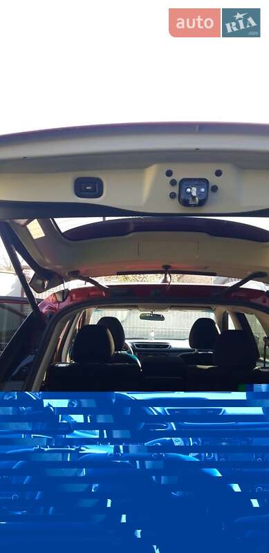 Внедорожник / Кроссовер Nissan Rogue 2015 в Яготине