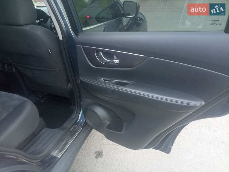 Внедорожник / Кроссовер Nissan Rogue 2015 в Харькове