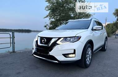 Позашляховик / Кросовер Nissan Rogue 2017 в Дніпрі