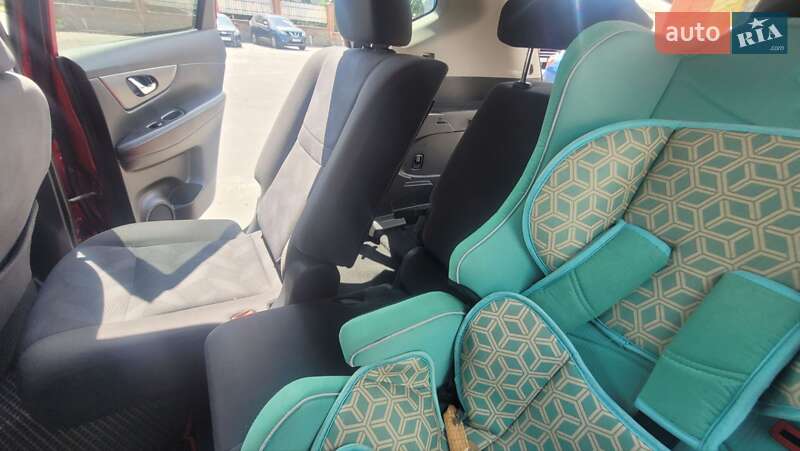 Внедорожник / Кроссовер Nissan Rogue 2016 в Белой Церкви