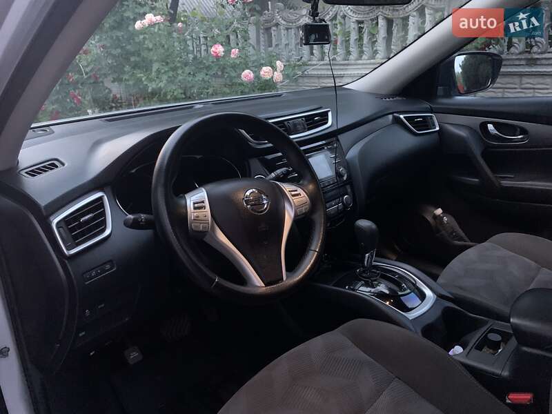 Позашляховик / Кросовер Nissan Rogue 2015 в Житомирі