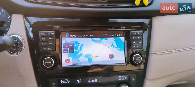 Внедорожник / Кроссовер Nissan Rogue 2016 в Запорожье