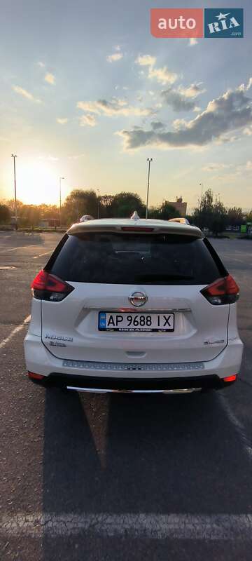Внедорожник / Кроссовер Nissan Rogue 2016 в Запорожье