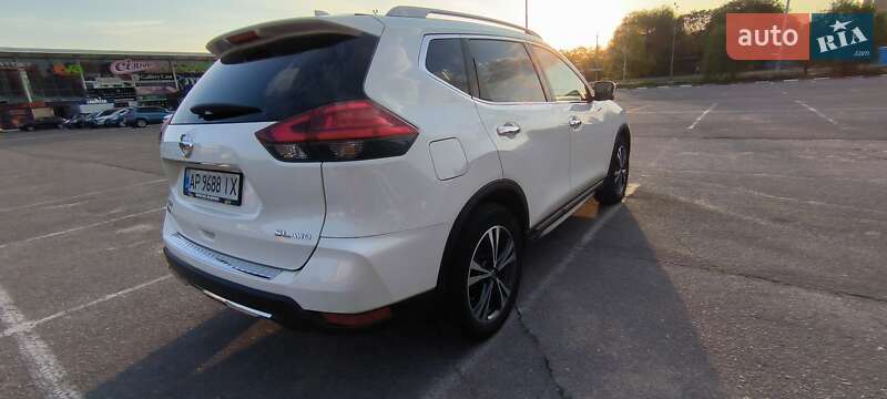 Внедорожник / Кроссовер Nissan Rogue 2016 в Запорожье